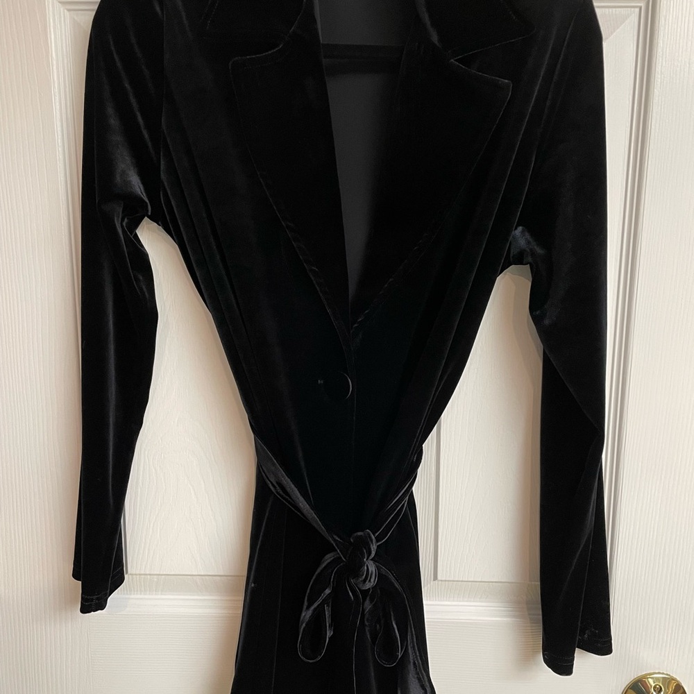 EUC GANTOS WOMENS BLACK VELVET BLAZER JACKET WITH TIE SASH SIZE M